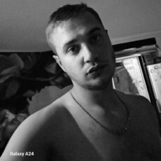 Глеб, 24, Донецк (Ростовская область)