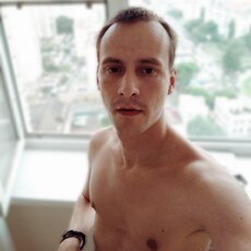 Илья, 33, Ясиноватая