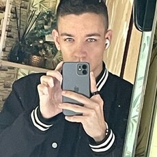 Владлен, 21, Усинск