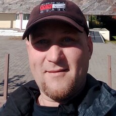 Толя, 41, Осинники