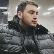 Арсений, 27, Белогорск (Амурская область)