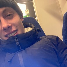 Адриан, 26, Салаир