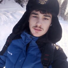 Валера, 21, Юнокоммунаровск