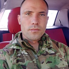 Тарас, 28, Новосибирск