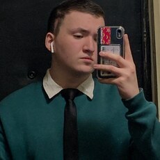Михаил, 19, Болотное