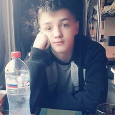Леонид, 23, Южноуральск