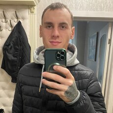 Никон, 23, Колтуши
