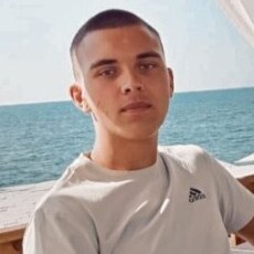 Анатолий, 20, Опочка