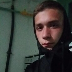 Максим, 19, Элиста