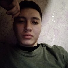 Олег, 24, Баймак