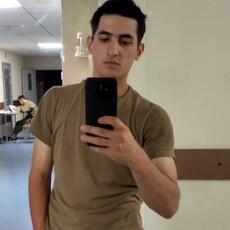 Аркадий, 22, Барыш