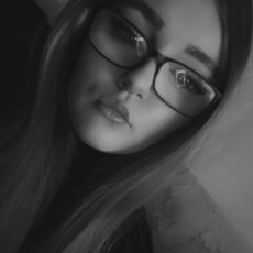 Милана, 21, Среднеуральск