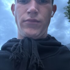 Харитон, 25, Артёмовск (Красноярский край)