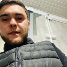 Виссарион, 25, Венёв