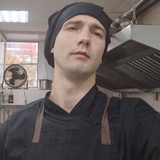 Гавриил, 26, Калининск