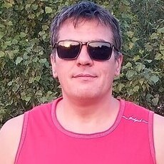 Михаил, 43, Зверево