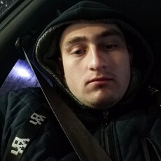 Геннадий, 25, Аксай