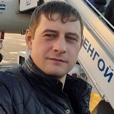 Лев, 32, Торез