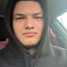 Богдан, 22, Красный Кут