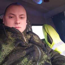 Василий, 27, Новосиль