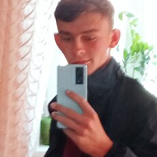 Максим, 21, Советск (Кировская область)