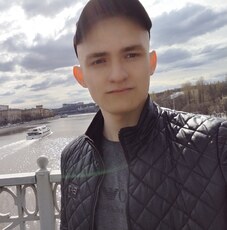 Лев, 20, Михайлов