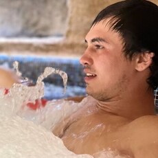 Исаак, 23, Асино