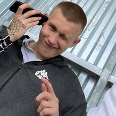 Виталя, 19, Щёлкино