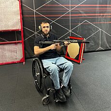 Вениамин, 29, Александровск (ЛНР)