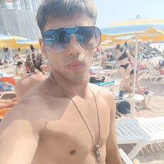 Илья, 19, Усть-Илимск