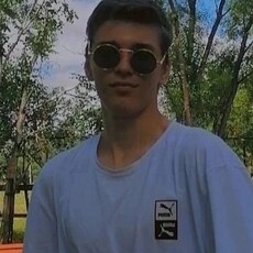 Дмитрий, 22, Приморск (Запорожская область)