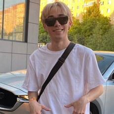 Донат, 23, Новосибирск