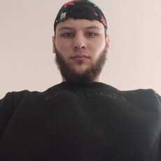 Владимир, 24, Макаров