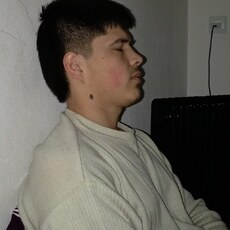 Толя, 25, Ангарск