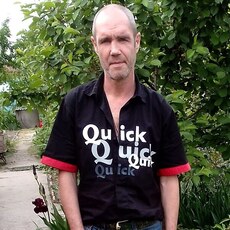 Гавриил, 51, Элиста