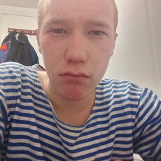 Иван, 21, Шахтёрск