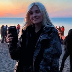 Вика, 28, Санкт-Петербург