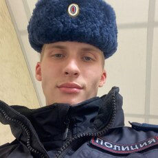 Родион, 22, Майский