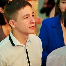 Иосиф, 21, Трёхгорный