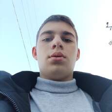 Елисей, 20, Батайск