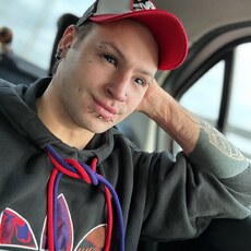 Арсений, 25, Лутугино