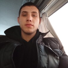 Оскар, 21, Североуральск