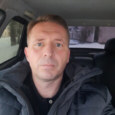 Михаил, 45, Калининск