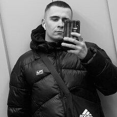 Радомир, 23, Касли