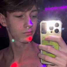 Константин, 19, Свирск