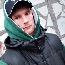 Савелий, 27, Краснодон