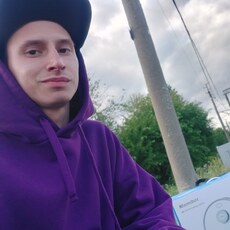 Лёша, 26, Данилов