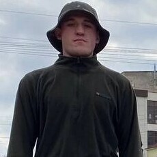 Игнат, 25, Петровское