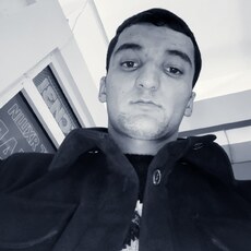 Эмиль, 22, Мурино