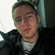 Радомир, 23, Лутугино